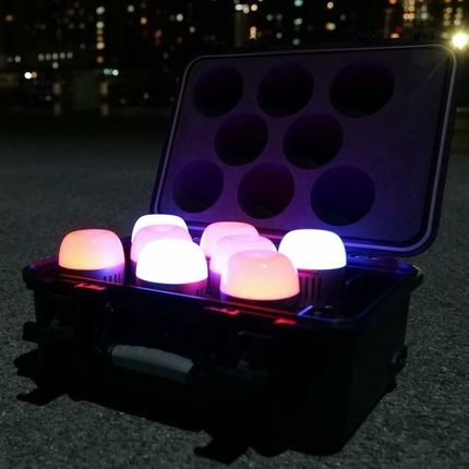 Aputure Accent B7C 8-Light Kit RGBWW LED Light Bulb 2000K-10000K+ Charger BOX - Bild 4 von 8