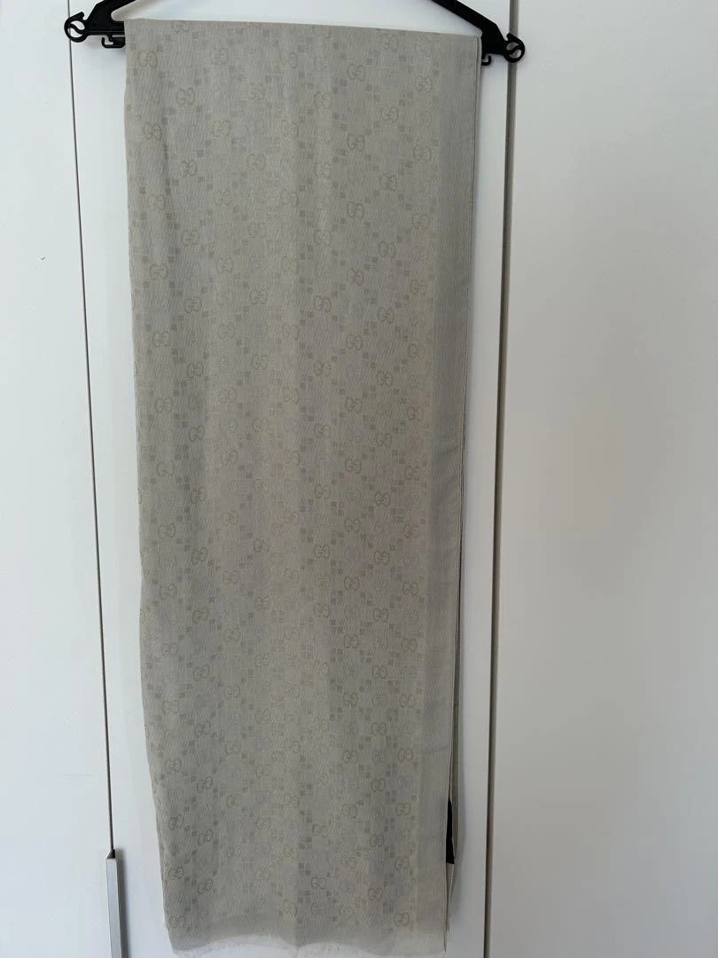 Étole Gucci motif Gg couleur crème dorée