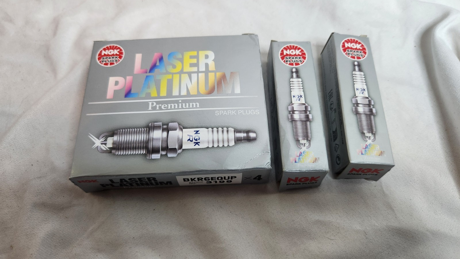 Set of 6 NGK 3199 Laser Platinum Spark Plugs BKR6EQUP