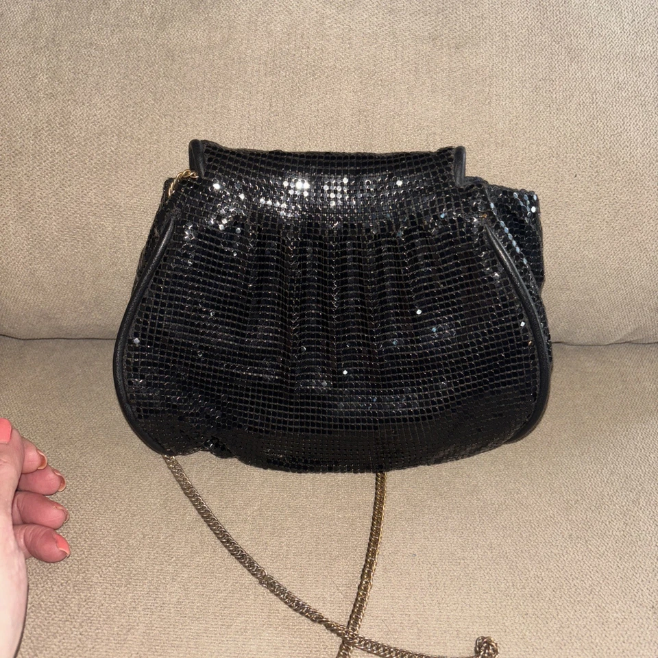 Bolso sin asas vintage de cadena bandolera de metal de malla negra Whiting and Davis Foto 3 de 4
