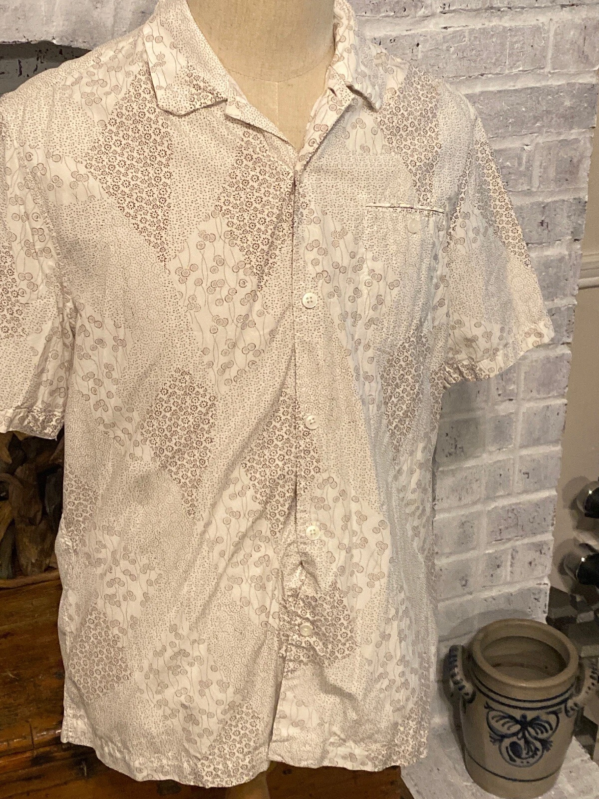 Tommy Bahama Island Modern Fit Hawaiian Brown Shirt Sz Large 53% Silk SS