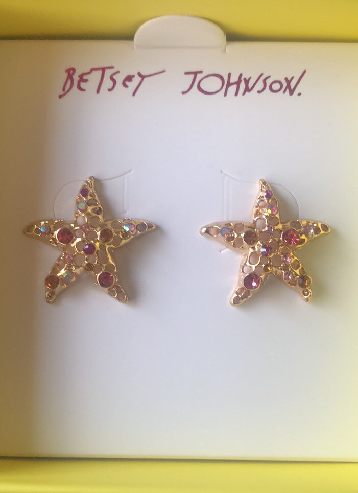 Betsey Johnson】Hop To It Snail Studs ピアス Betsey Johnson