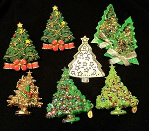 Albero Di Natale Anni 70.Lotto Spille E Orecchini Albero Natale Anni 70 Plastica Vtg Christmas Tree Lot Ebay