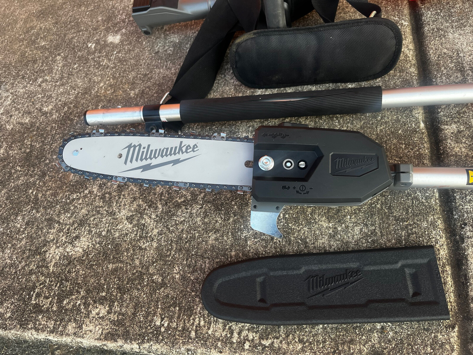 Milwaukee 282520PS M18 FUEL 10" Pole Saw w/ QUIKLOK Attachment