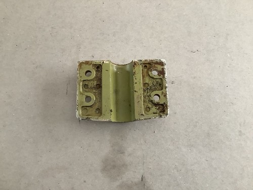 1970’s Chrysler 140hp Outboard Motor Pivot Rod Bracket - Foto 2 di 2