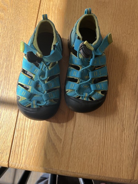 Sandalias deportivas de senderismo Keen para niños pequeños Newport H2 talla 10 azul verde