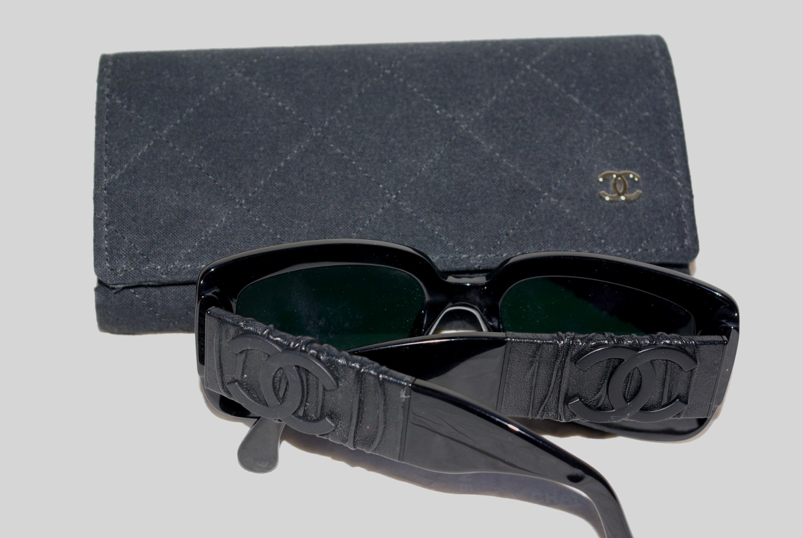 CHANEL STUNNING SUNGLASSES RECTANGULAR BLACK LEAT… - image 2