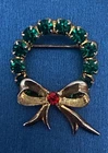 Vtg Eisenberg Ice Brooch Christmas Wreath Green Gemstones Gold Tone