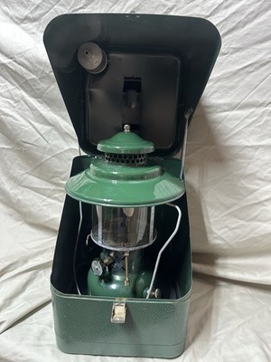Vintage Coleman 228E Big Hat Dual Mantle June 1962 with metal case