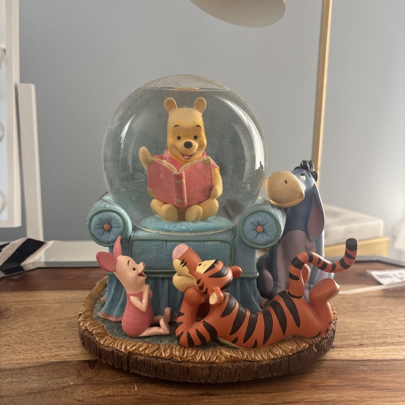 WINNIE THE POOH 1963 WONDERLAND TIGGER WATER SNOW GLOBE EEYORE PIGLET DISNEY