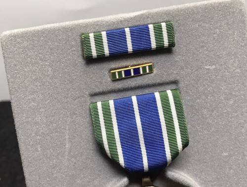 MEDALLA DE ELOGIO DEL EJÉRCITO, PINBACK COMPLETO CON CINTA/PIN EN CAJA DE PRESENTACIÓN! - Imagen 11 de 20