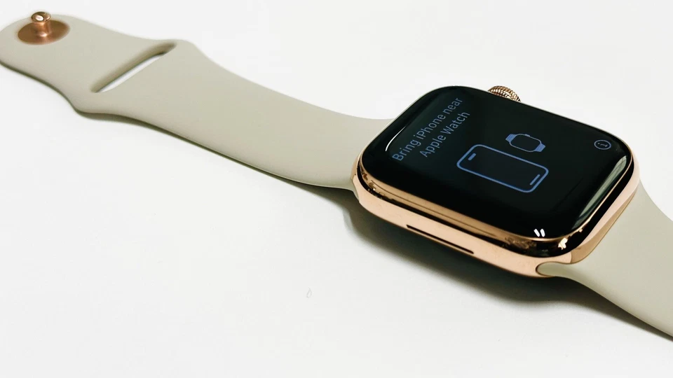 Custom 24K Rose Gold 41MM Apple Watch SERIES 8 Stainless Steel Sport Band - Image 3 of 4