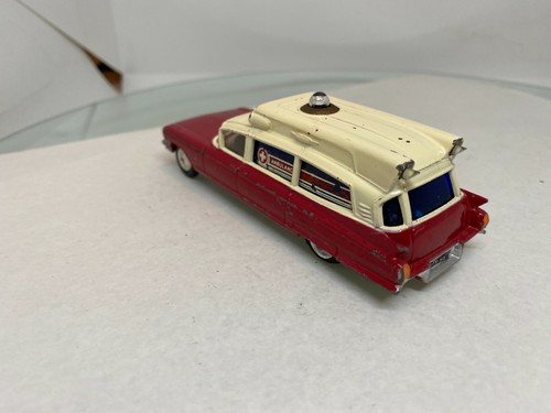 Corgi Toys 437 Cadillac Superior Ambulance - Picture 12 of 12