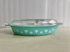 Vintage Pyrex Turquoise Blue Snowflake 1-1/2 Quart Divided Casserole Dish w/ Lid