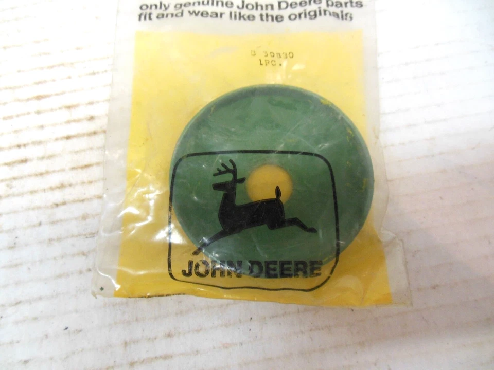 JOHN DEERE PLANTER MARKER ARM OPENER DISC DUST SHIELD B30880 - Image 2 of 4