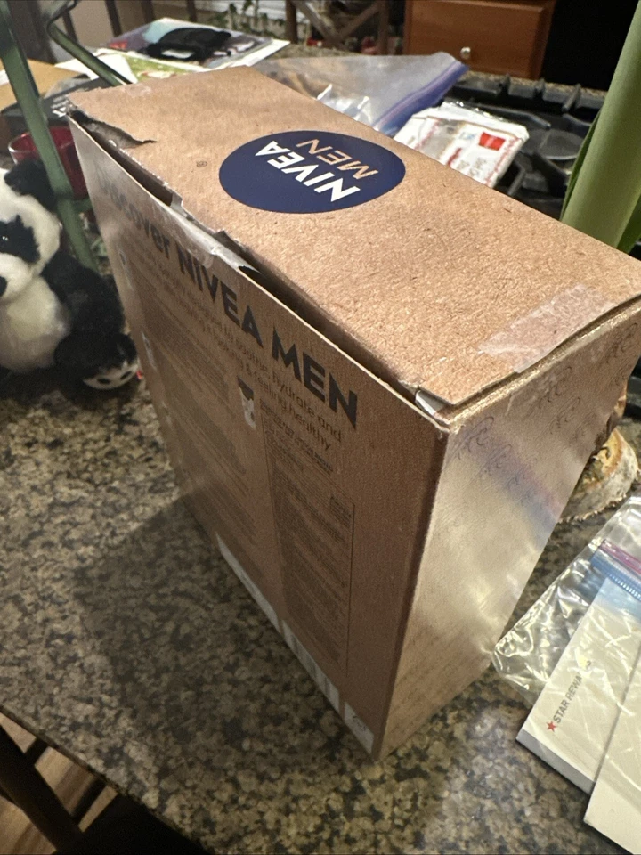 Nivea 男士日常必需品套装清洁剃须凝胶舒缓保湿沐浴露 — 第 3/3 张图片