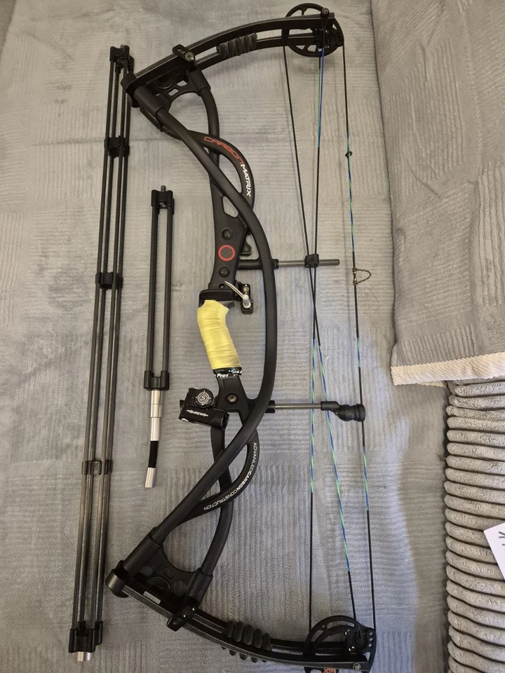 Hoyt Martrix Carbon Compoundbogen, Rechtshand, 40-50 Lbs, 27 Zoll Auszugslänge - Bild 2 von 4