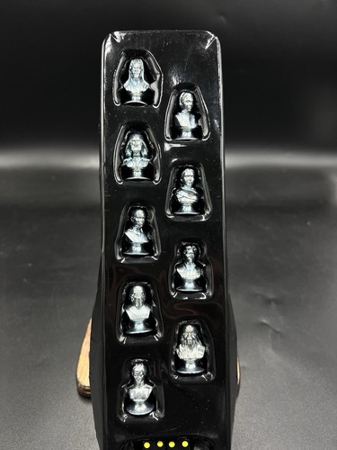 Star Wars Monopoly Pieces 2018 Hasbro 9 Busts & 2 Dice - Picture 4 of 4