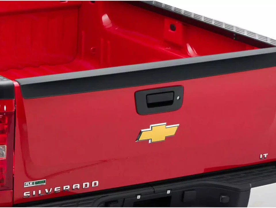 Husky Liners Smooth Tailgate Cap Fits 2011-2022 Volkswagon Amarok with 5'1" Bed - Изображение 3 из 4