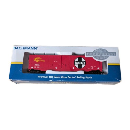Bachmann Escala HO Serie Plata Santa Fe ATSF Boxcar 152056 Super Shock Control | Condition: New