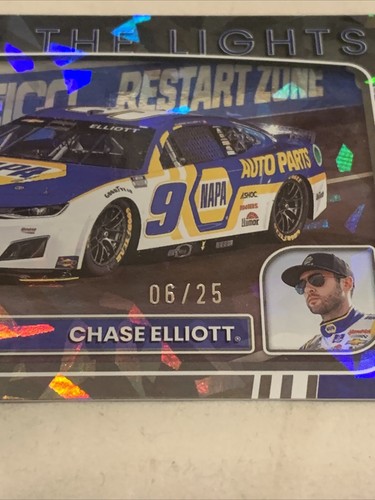 2023 PANINI DONRUSS NASCAR SOTTO LE LUCI CHASE ELLIOTT #UL6 GHIACCIO ROTTO /25 - Foto 2 di 3