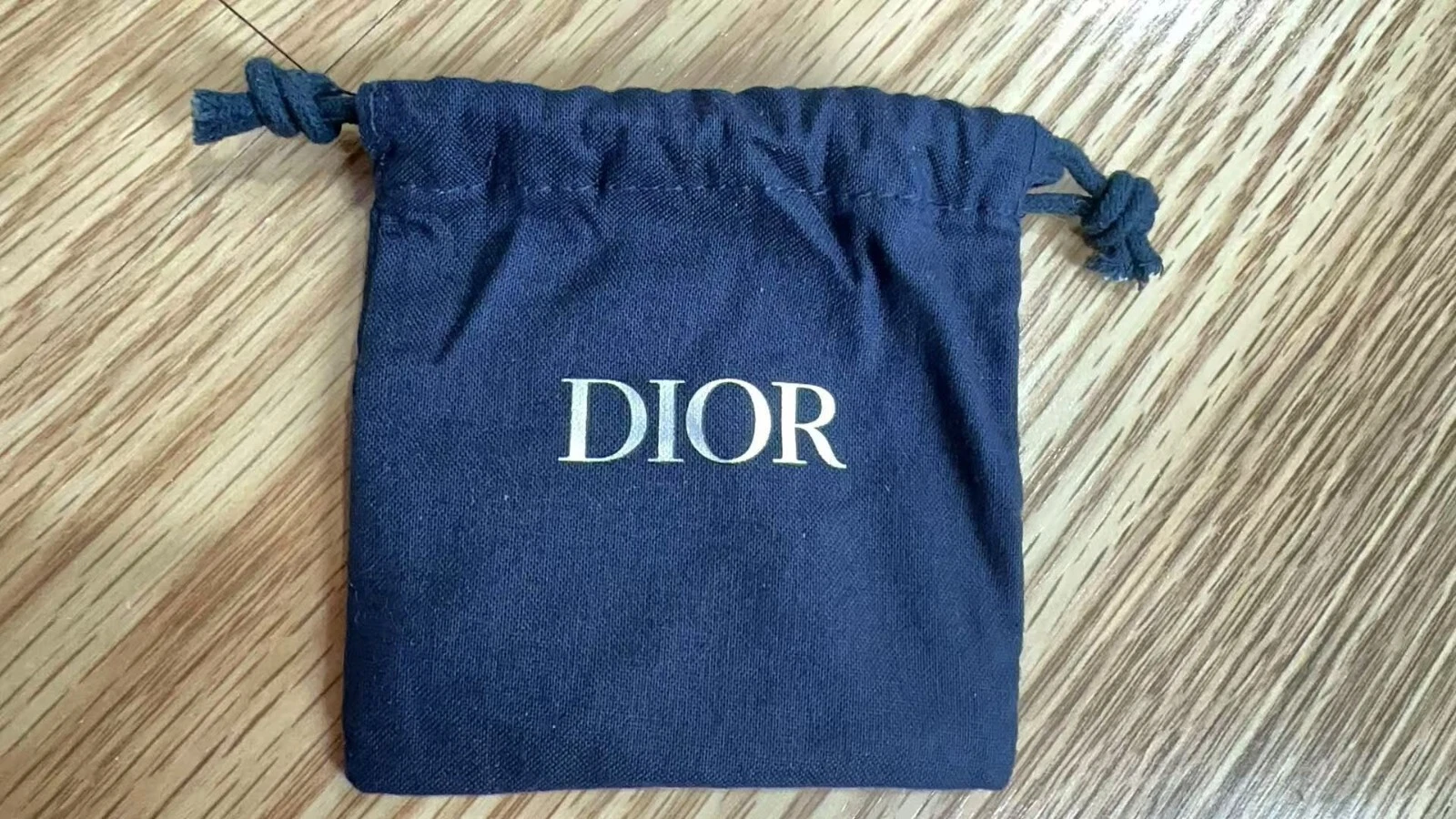 Petit sac pochette cordon noir 3,5 X3,5