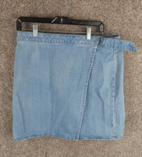 LOFT Denim Belted Skirt Womens 14P Blue Wash Short Casual Modern