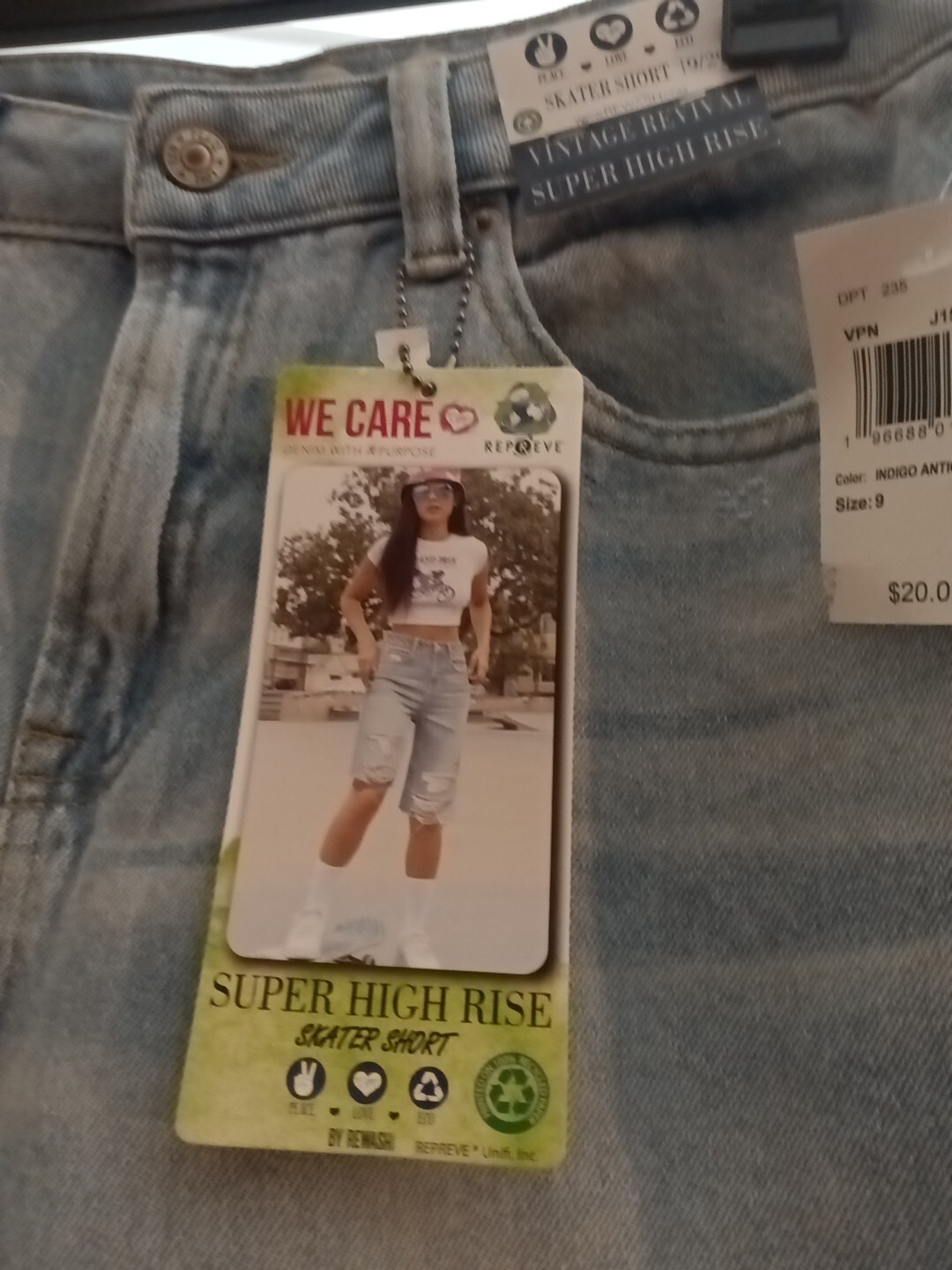 Super High Rise Skater Shorts Size 9, New With Tags