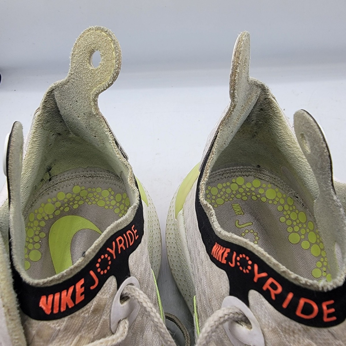 Nike Joyride CC3 Setter Mens 8.5 White Black Barely Volt  display picture 2