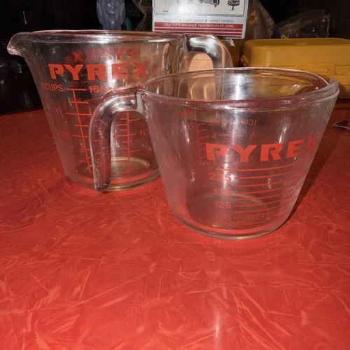 Vintage PYREX 508 & 516 CAPITOL Red Letter Measuring Cups 1 Cup 8 oz 2 Cup 16 oz