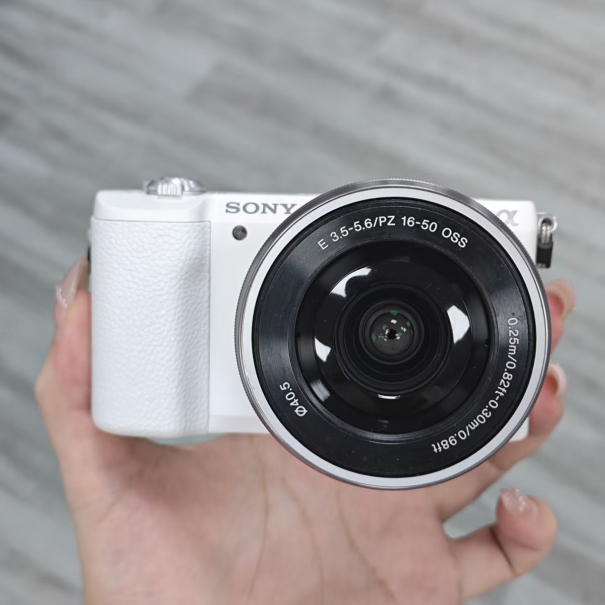Sony Alpha a5100 24MP Mirrorless Digital Camera White w/ 16-50mm
