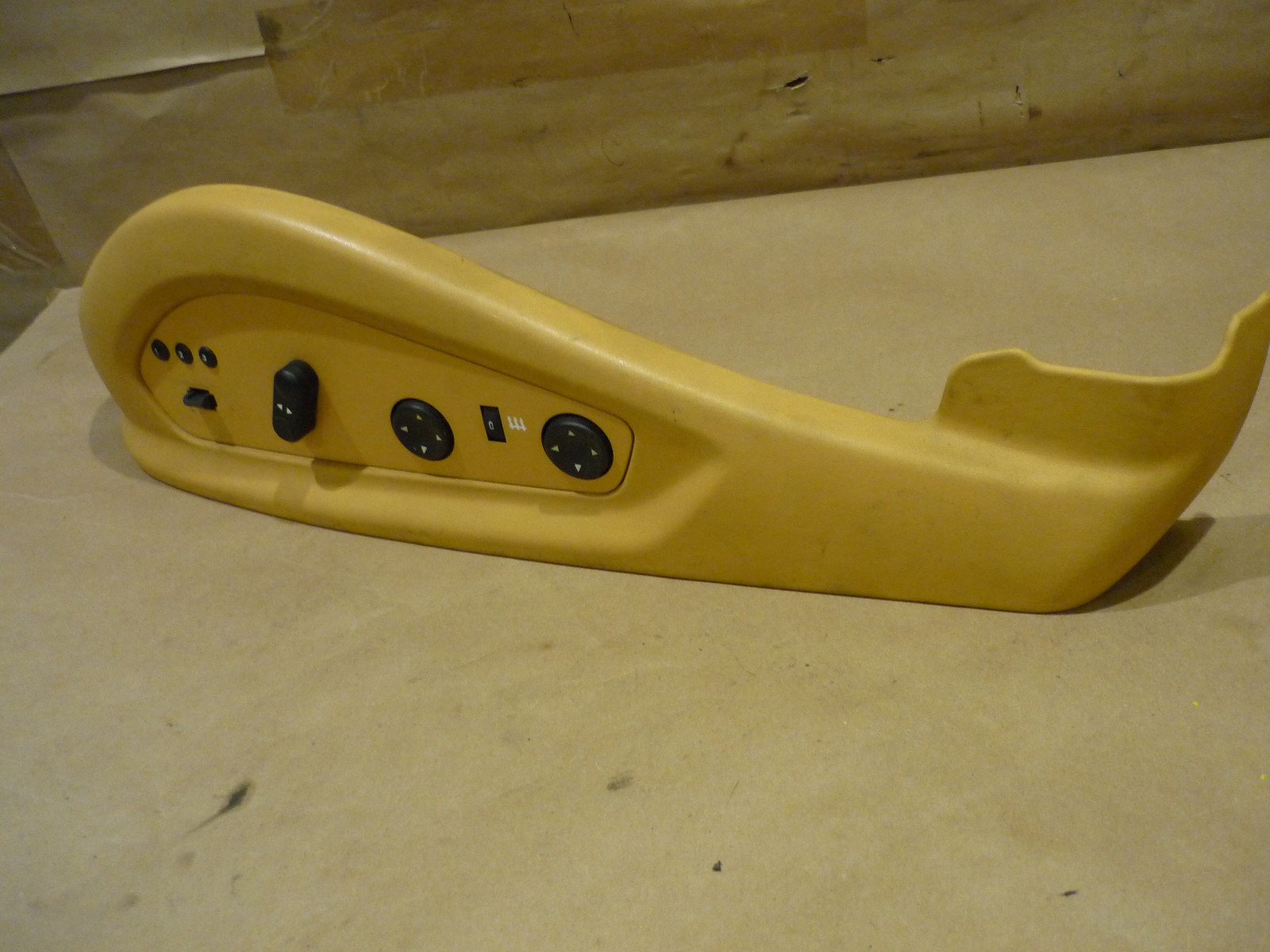 Ferrari California - LH Seat Side Trim With Switch Plate -Beige -P/N 82405900