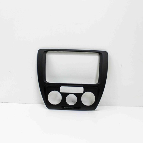VW JETTA MK6 162, 163 Musik-Player Verkleidung 5C6858071 2.5 Benzin 26388814