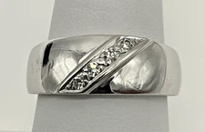 14K White Gold .08cttw Diamond High Polished Wedding Band
