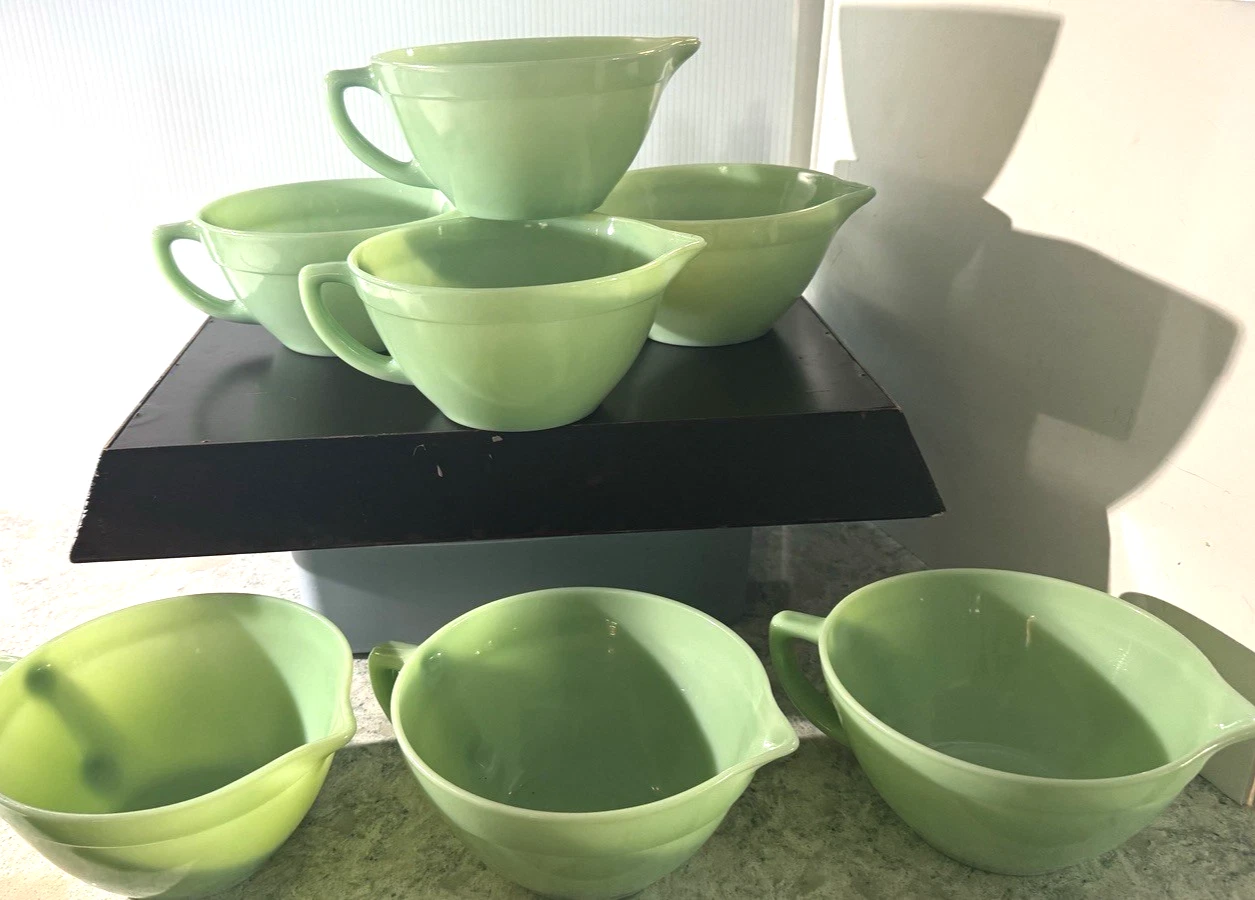 Vintage Fire King Jadite Oven Ware Mixing Batter Bowl Green Batter/ Pour Spout