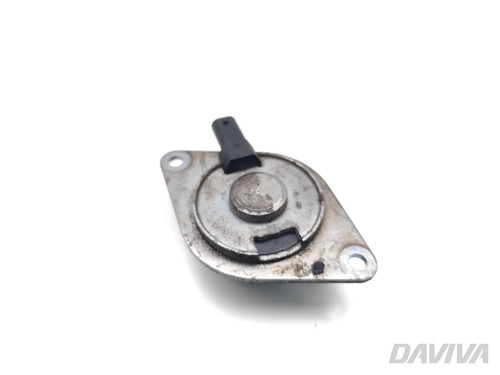 Opel Vivaro Steuerventil für Nockenwellensteuerung 2.5 CDTI Diesel 55562223 2008
