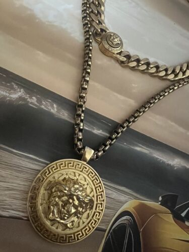 Versace Medusa Greca Chains - Picture 3 of 8