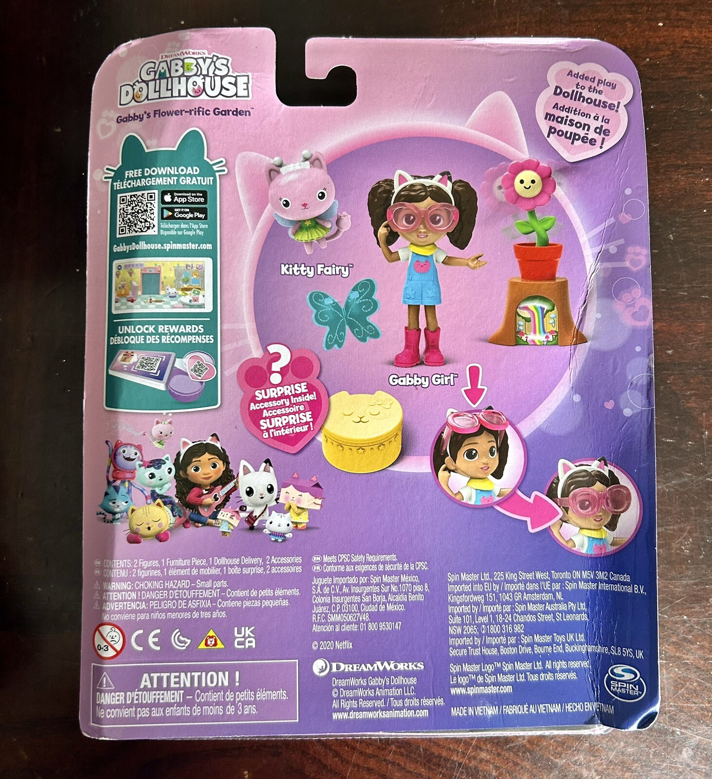 Spin Master Gabby's Dollhouse, Flowerrific Garden Set (2 Toy Figures