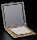 Beautiful Antique 900 Coin Silver Makeup Compact w/Ornate Detailing Art Nouveau — photo 3