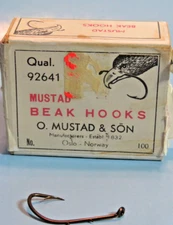 Vintage O Mustad & Son  Beak Hooks 100  Sz 2/0 Hollow Point .  Special Rare Box