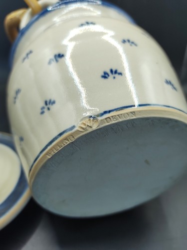 A Willing Studio Pottery Lidded Pot / Jar in Blue and White, Devon, Vintage. - Picture 6 of 6