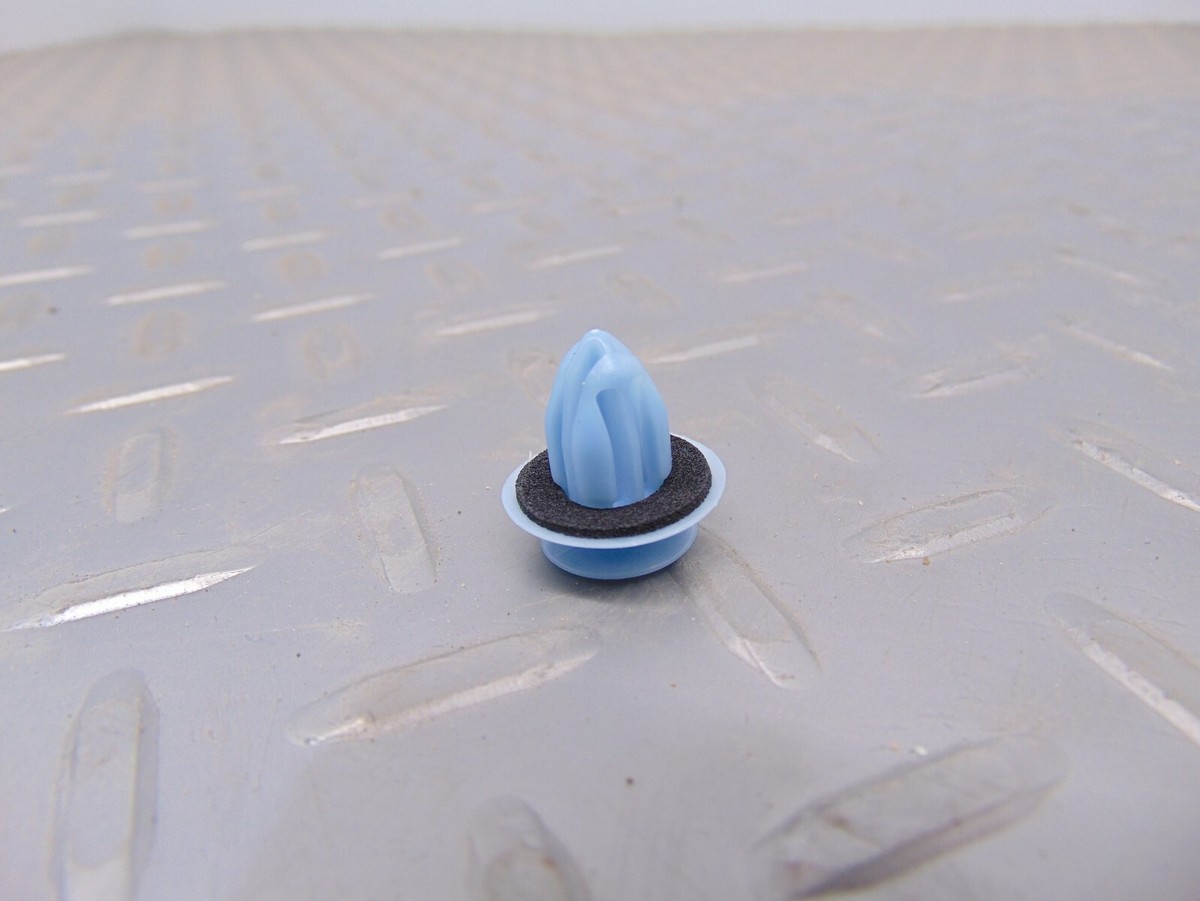 TOYOTA/ Lexus 75867-33040 Clip, Rocker Panel M | eBay