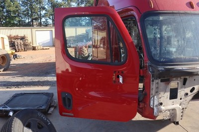 2014-2017 FREIGHTLINER CASCADIA 125 EVOLUTION FRONT RIGHT DOOR RED COMPLETE OEM