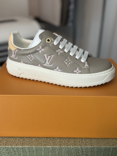 LV Sneaker for Women Size 38