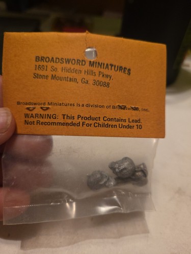 Broadsword Miniatures 90MM Skulls 90A-01 - Picture 3 of 6