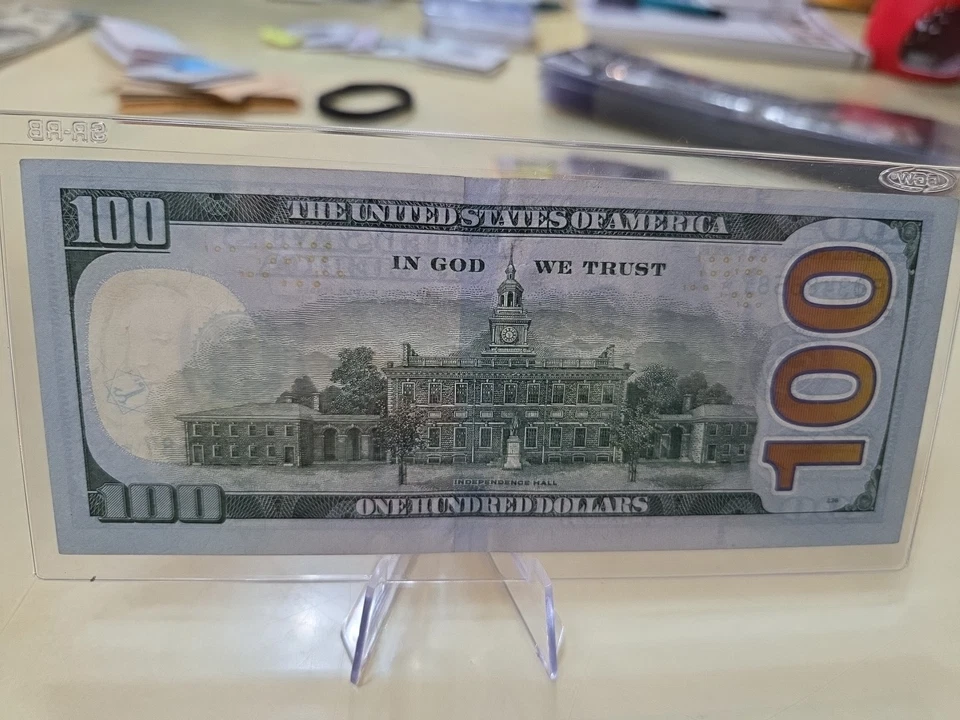 $100 Bank Note Star Note Series 2009 A Very Clean And Crisp * LF03488587* - Image 2 of 2