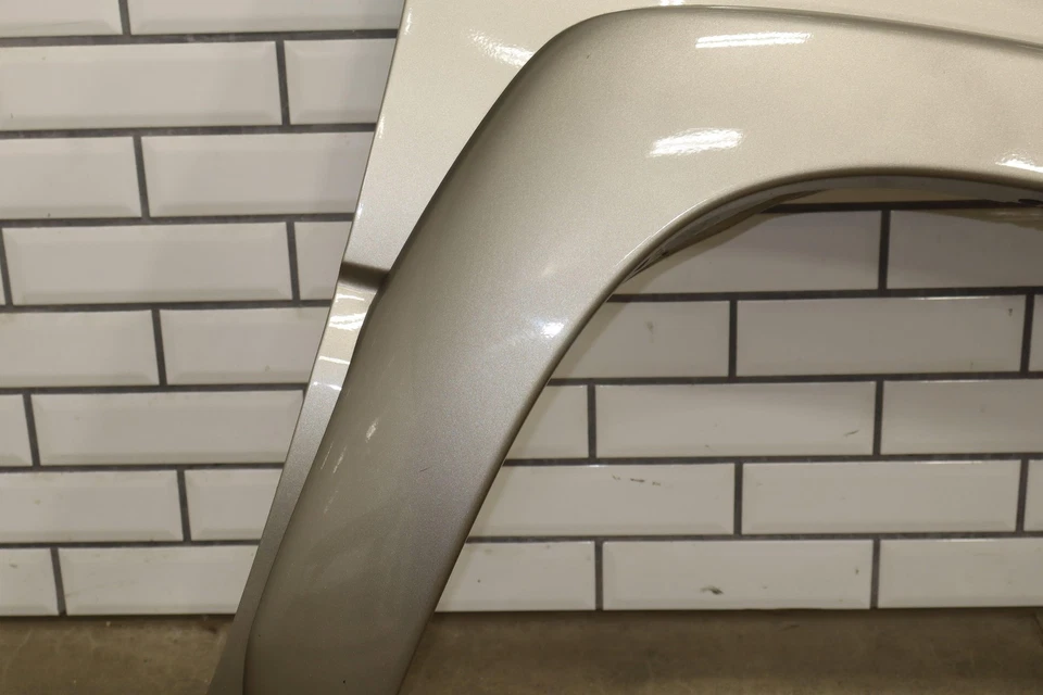 00-06 Chevy Tahoe GMT800 Right RH Fender (Light Pewter 11U) See Photos - Image 4 of 4