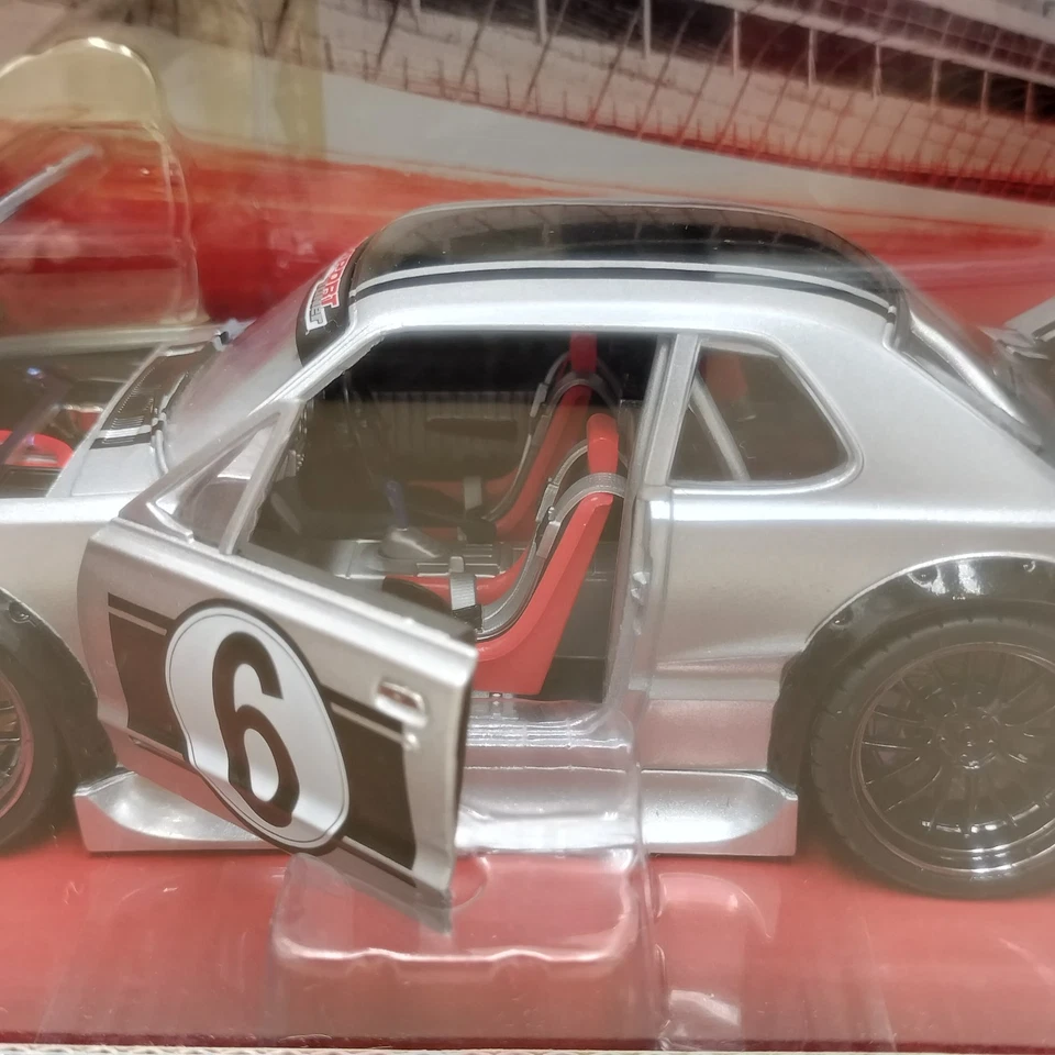 Muscle Machines 1/24 Nissan Skyline GTR 2000 Silver #6 Import Tuner 73111 - Image 3 of 4