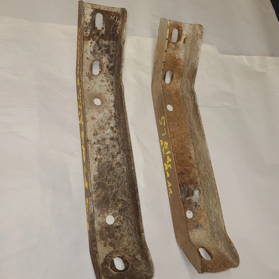 Oldsmobile 1957 soportes de parachoques trasero doble escape tipo 57 OEM GM Super 88 98 Foto 4 de 4