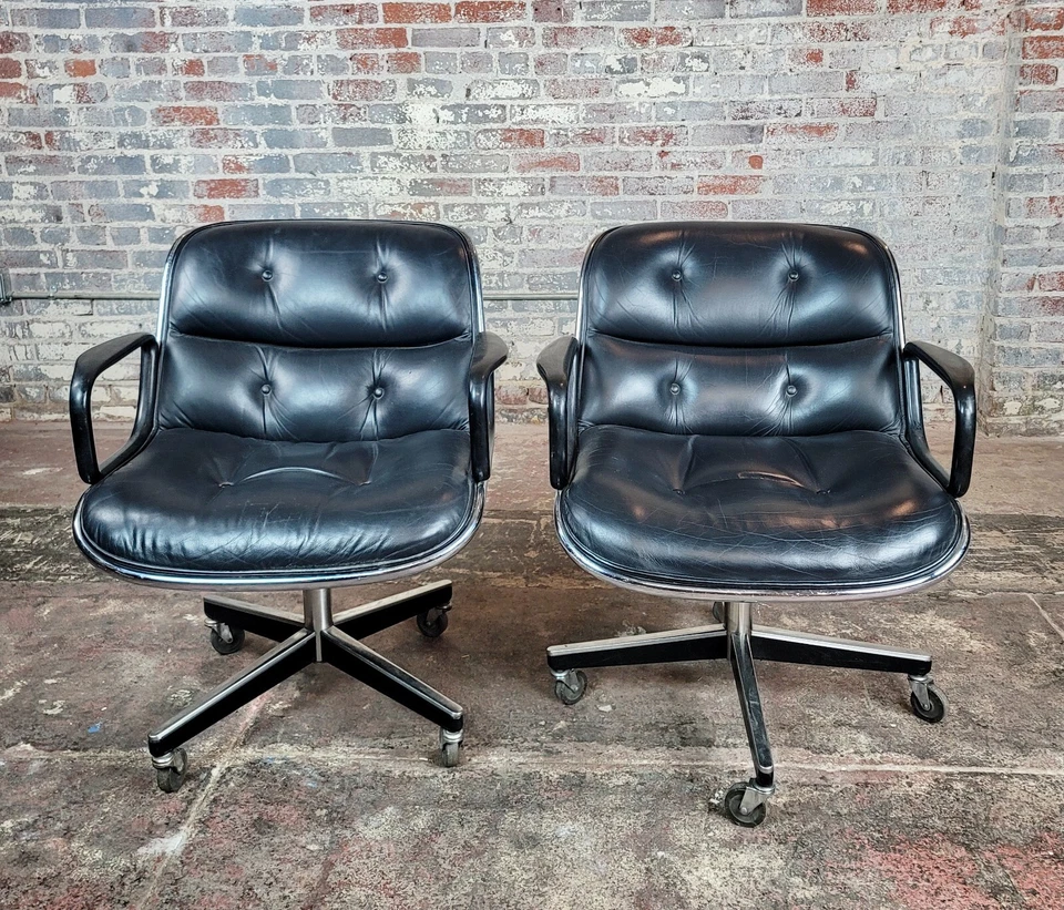 Sillas ejecutivas Charles Pollock para Knoll vintage de cuero negro de los años 60 - Un par Foto 2 de 4